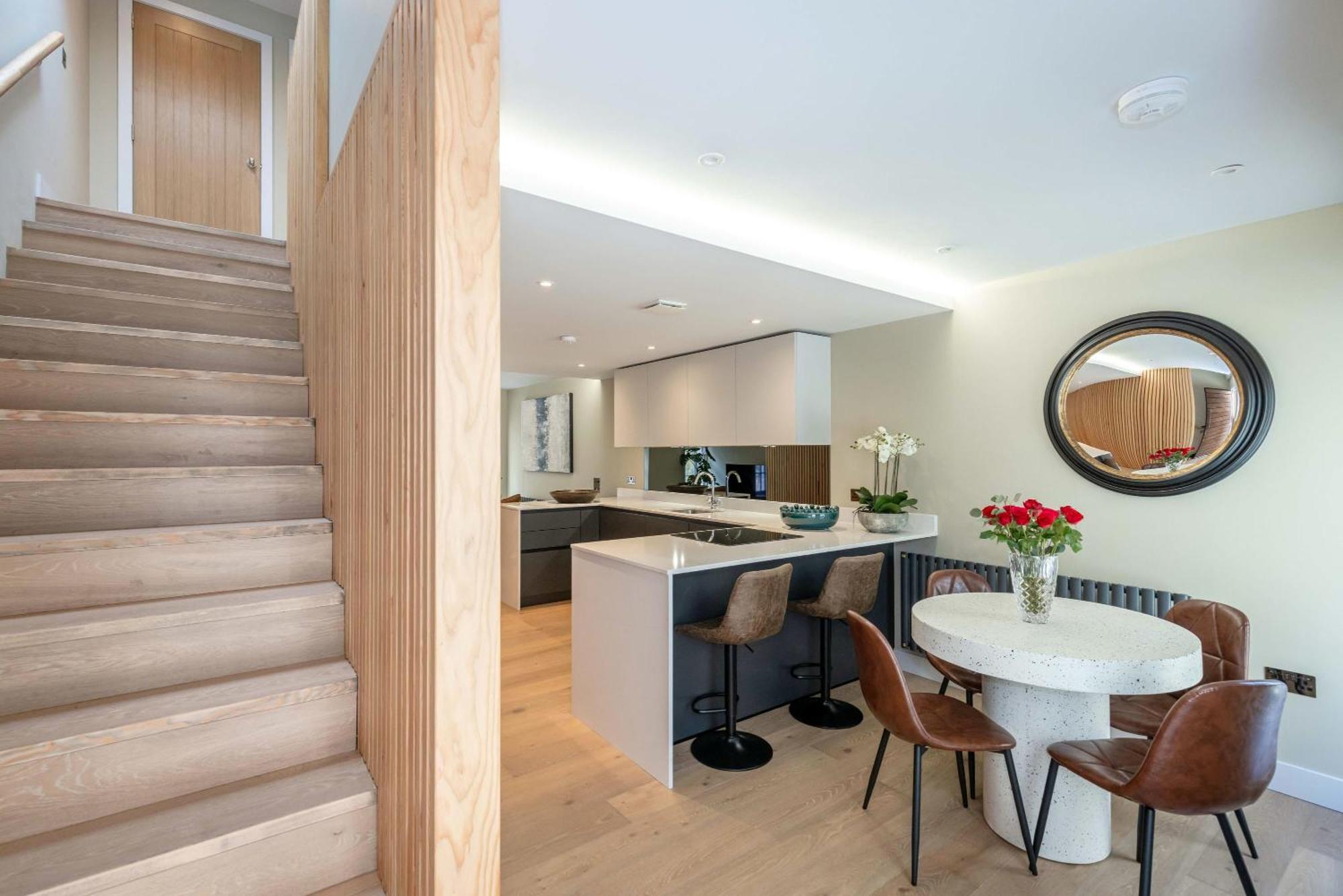 Dragon Suites - City Centre 2 Bed Luxury Mews House Эдинбург Экстерьер фото